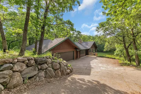 22483 5th St NW, New London, MN 56273