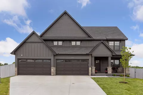 17919 Hidden Creek Ct, Lakeville, MN 55044
