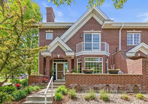 10830 Falling Water Ln #D, Woodbury, MN 55129