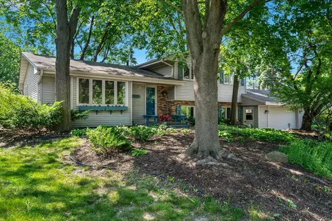 8091 46 12 Ave N, New Hope, MN 55428