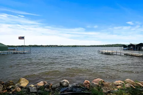 475 Lakeview Ave, Excelsior, MN 55331 photo 2