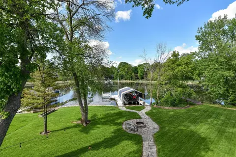 1665 Canary Ln, Mound, MN 55364