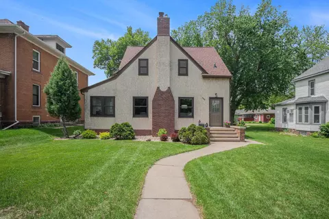 609 N Freeman Ave, Luverne, MN 56156