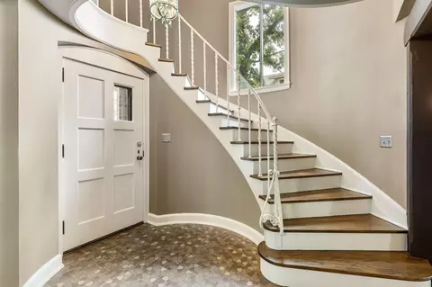 Entry Way - 808 4th St SW, Austin, MN 55912 photo 1 of 9