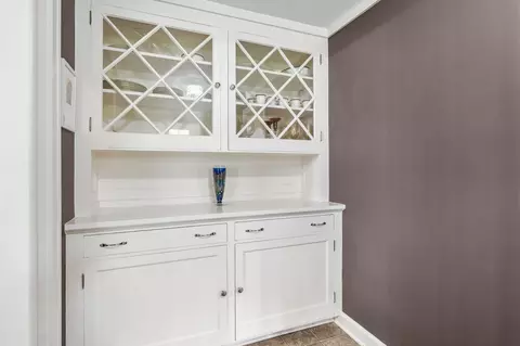 Entry Way - 808 4th St SW, Austin, MN 55912 photo 7 of 9