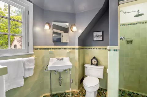 Bath - 808 4th St SW, Austin, MN 55912 photo 1 of 4