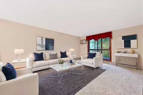 5645 Green Circle Dr #210, Minnetonka, MN 55343