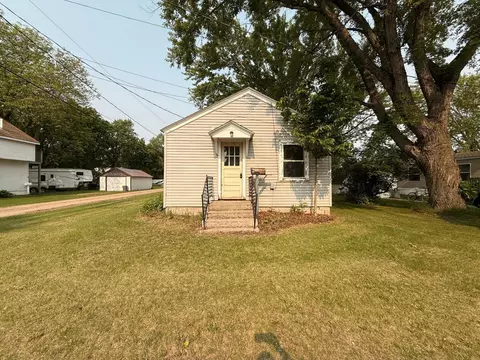 139 N Petrick St, Appleton, MN 56208 photo 2