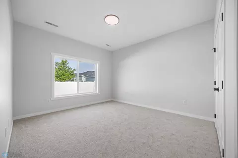 4295 Bristlecone Loop S, Fargo, ND 58104 photo 31