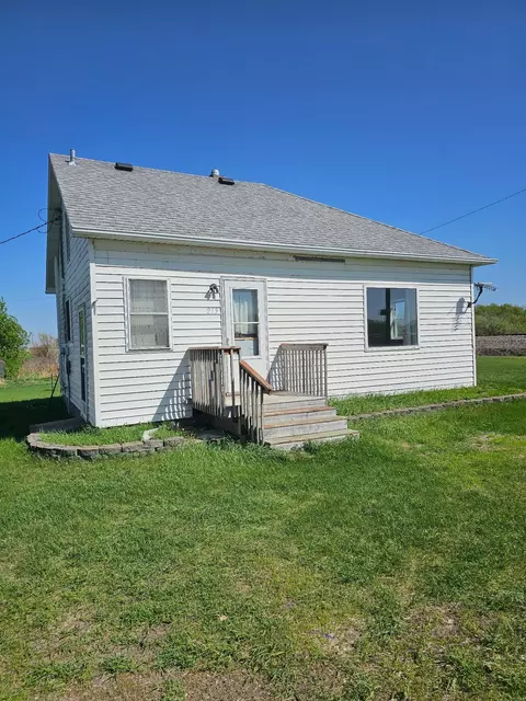 213 Harrison Ave N, Mentor, MN 56736