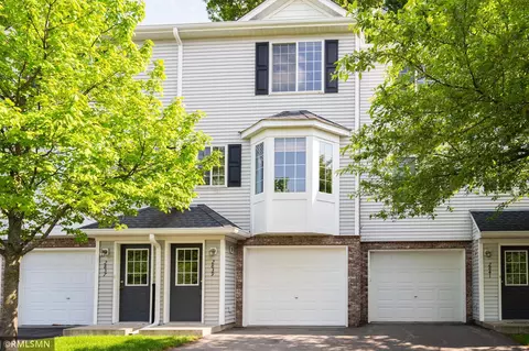 2839 Arboretum Village Trl, Chanhassen, MN 55317