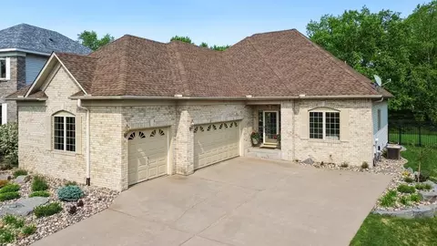 2224 White Pine Ct, Hudson, WI 54016