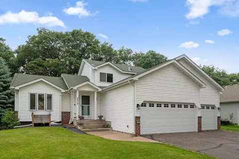 9406 Harpers Ct NE, Blaine, MN 55449