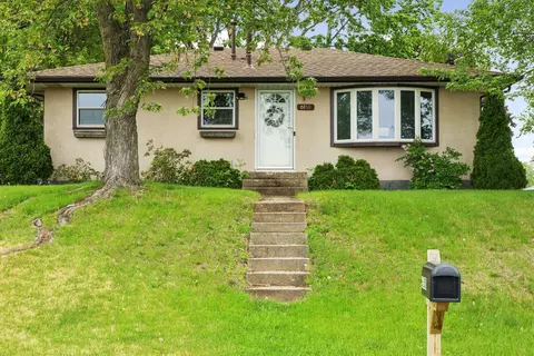 6150 Zealand Ave N, New Hope, MN 55428