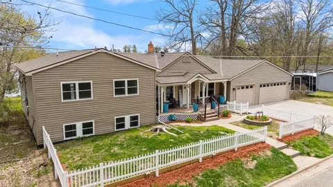 604 NW 16th Ave, Grand Rapids, MN 55744