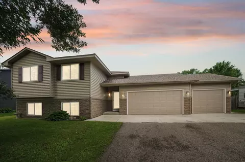 200 Gloria Ave, Green Isle, MN 55338