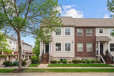 2099 Clover Ridge Dr, Chaska, MN 55318