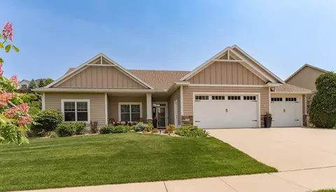 2955 Stone Park Dr NE, Rochester, MN 55906