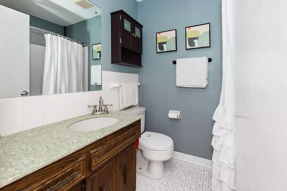 Bath - 13105 E Manor Blvd, Burnsville, MN 55337 photo 2 of 3