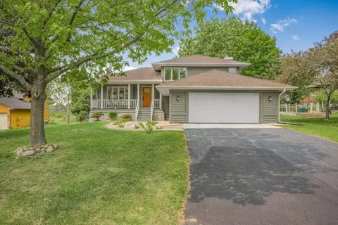 7470 Canyon Curv, Chanhassen, MN 55317