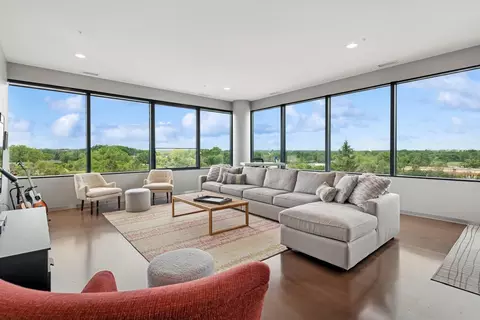 5601 Smetana Dr #517, Minnetonka, MN 55343