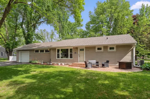 8400 Virginia Cir S, Saint Louis Park, MN 55426