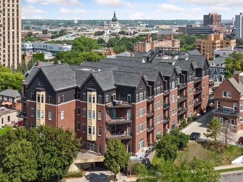 301 Clifton Ave #1K, Minneapolis, MN 55403