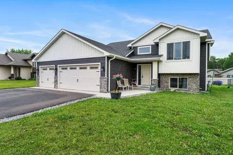 38313 Harder Ave, North Branch, MN 55056