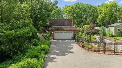 167 Spring Valley Dr, Bloomington, MN 55420