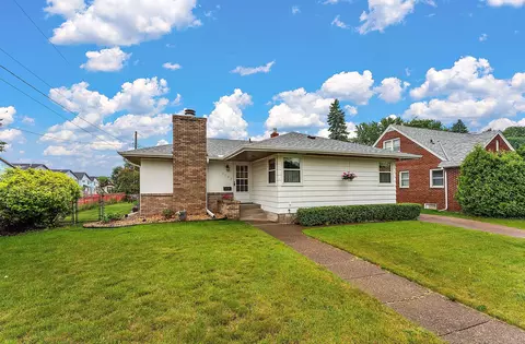 2142 Cottage Ave E, Saint Paul, MN 55119