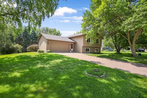 16334 Glen Oaks Rd, Lakeville, MN 55044