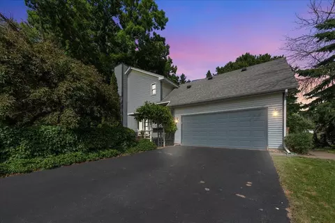 12065 Gantry Ln, Apple Valley, MN 55124