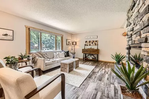 26438 Finley Ave, Wyoming, MN 55092