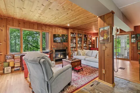 Living - 8482 150th St E, Northfield Twp, MN 55057 photo 9 of 10