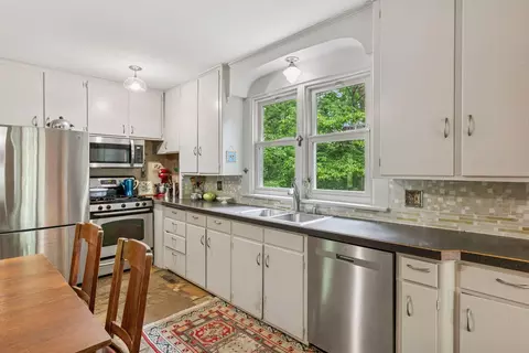 Kitchen - 8482 150th St E, Northfield Twp, MN 55057 photo 4 of 5