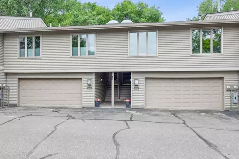 6348 Red Fox Ln, Edina, MN 55436
