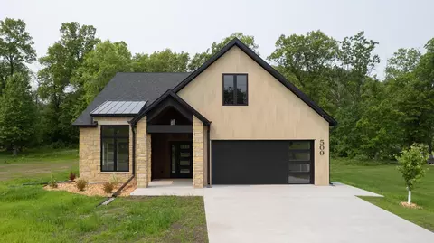509 Cedar Dr, Lake City, MN 55041