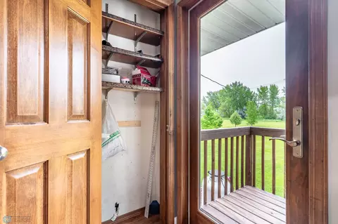 Entry Way - 704 9th Ave SE, Barnesville, MN 56514 photo 3 of 5