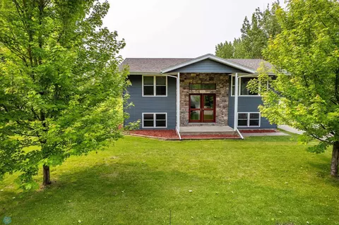 Exterior - 704 9th Ave SE, Barnesville, MN 56514 photo 17 of 18