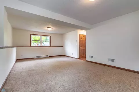 Living - 704 9th Ave SE, Barnesville, MN 56514 photo 5 of 6