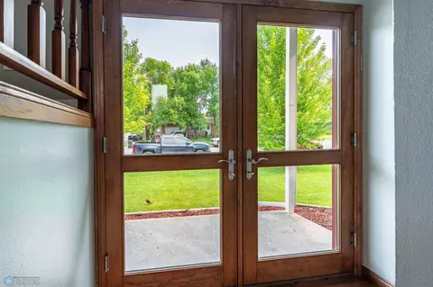 Entry Way - 704 9th Ave SE, Barnesville, MN 56514 photo 1 of 5