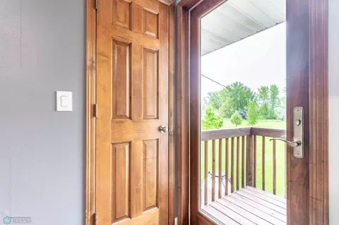 Entry Way - 704 9th Ave SE, Barnesville, MN 56514 photo 2 of 5