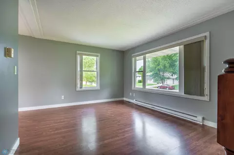 Living - 704 9th Ave SE, Barnesville, MN 56514 photo 1 of 6
