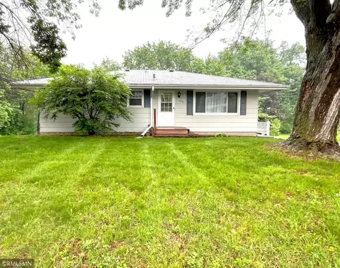 1277 Shakopee Ave E, Shakopee, MN 55379