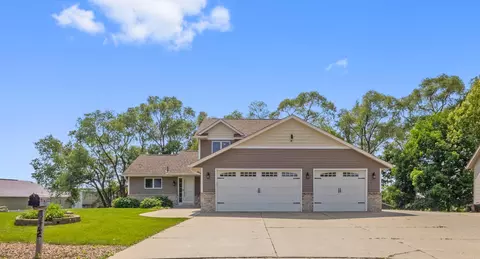6445 Coryell Ct, Inver Grove Heights, MN 55076