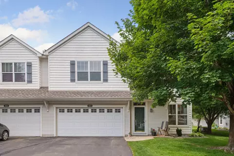 1924 Shamrock Pl, Chaska, MN 55318