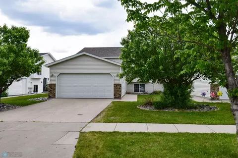 917 11 St W, West Fargo, ND 58078