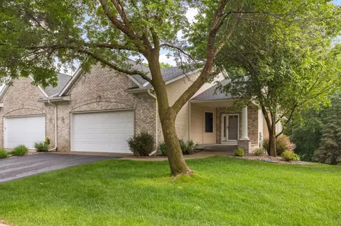 20521 Kalmeadow Ct, Lakeville, MN 55044
