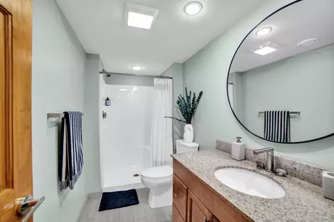Bath - 11260 Hidden Oaks Ct N, Champlin, MN 55316 photo 6 of 6