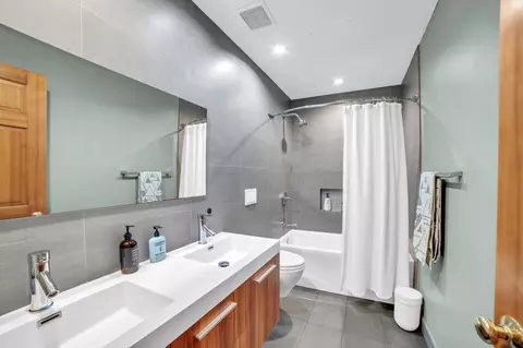 Bath - 11260 Hidden Oaks Ct N, Champlin, MN 55316 photo 5 of 6